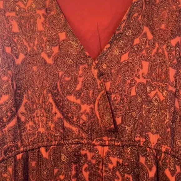 Vintage Nicole Miller reNew York | Size 8| Red Paisley Empire Waist V-Neck Dress - Picture 3 of 6